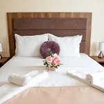 Family One-bedroom With Kitchen Apartamento Saints Constantine and Helena