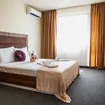 Family One-bedroom With Kitchen Apartamento