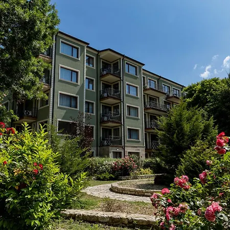 Family One-bedroom With Kitchen Apartment Saints Constantine and Helena